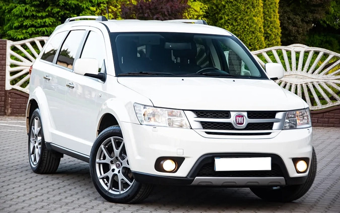 Fiat Freemont cena 48900 przebieg: 205000, rok produkcji 2015 z Nowy Sącz małe 781